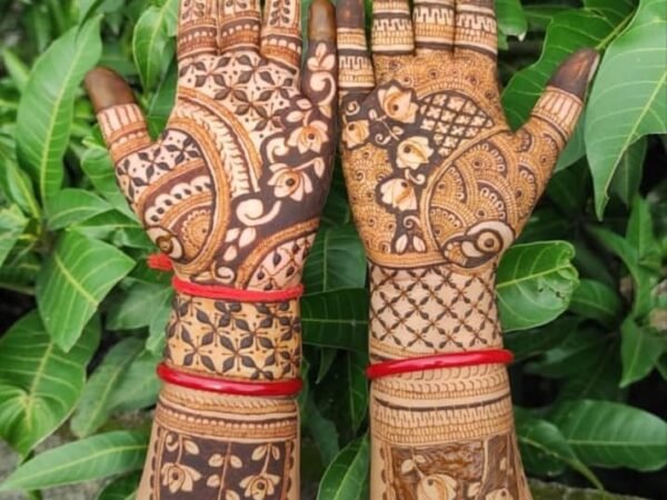 Traditional Mehndi Full Hand