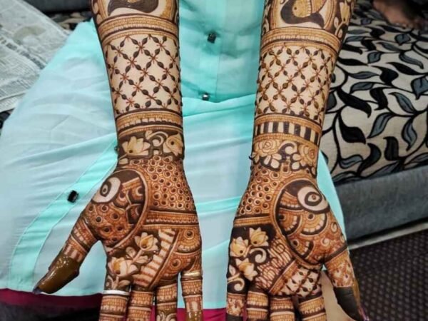 Bridal Mehndi (Hand)